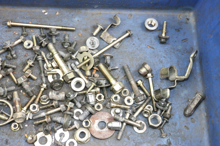 photo de WOREK Z ŚRUBAMI I WKRĘTAMI KYMCO AGILITY PREMIUM 50 (2007 - 2010) - Zoom stanu zużycia