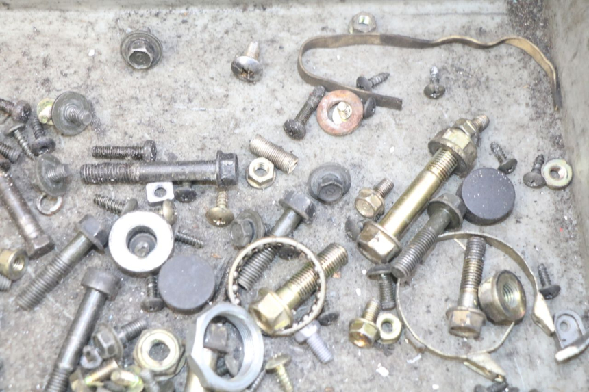 photo de WOREK ŚRUB I ŚRUBEK KYMCO AGILITY RS 4T 50 (2009 - 2013) - Inny kąt widzenia