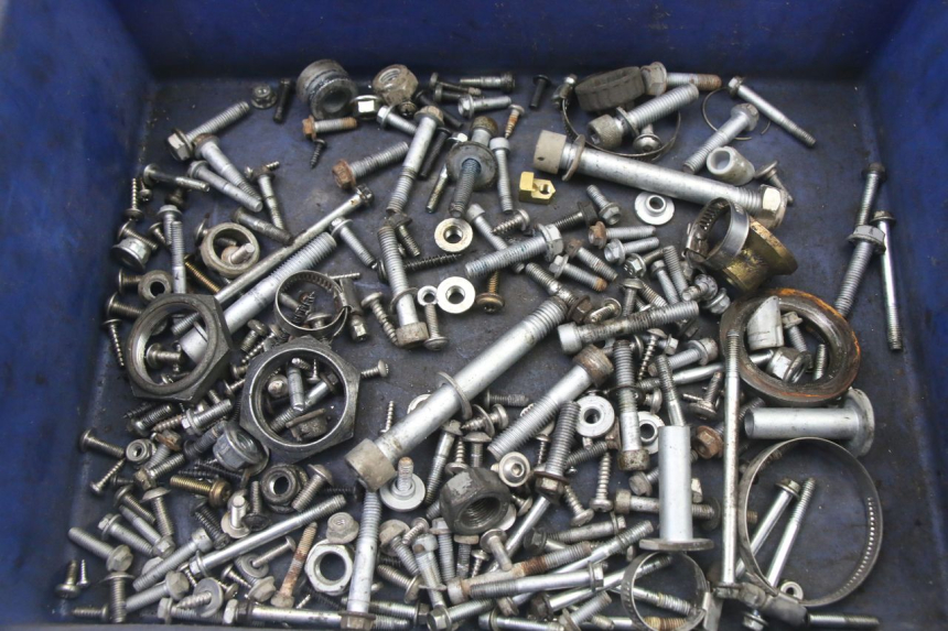 photo de TORBA ZESTAW ŚRUB I WKRĘTÓW APRILIA ATLANTIC 125 (2003 - 2009) - Widok główny