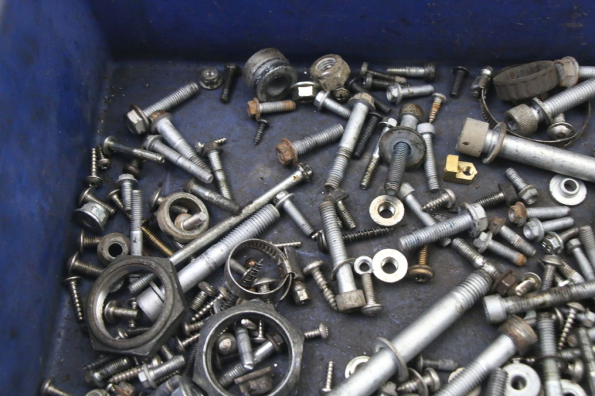 photo de TORBA ZESTAW ŚRUB I WKRĘTÓW APRILIA ATLANTIC 125 (2003 - 2009) - Szczegół części