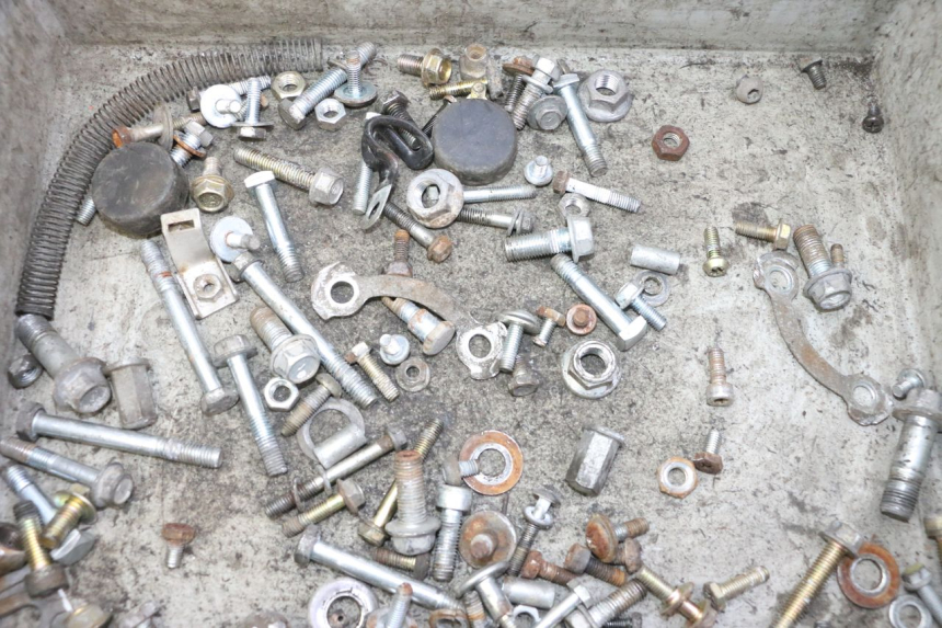 photo de WOREK ŚRUB I WKRĘTÓW HYOSUNG GV AQUILA 125 (2000 - 2009) - Szczegół części