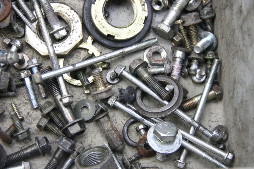 photo de TORBA ZESTAW ŚRUB I WKRĘTÓW ECCITY ARTELEC 670 1 (2013 - 2017) - Inny kąt widzenia