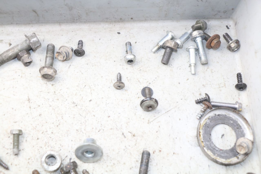 photo de WOREK ŚRUB I WKRĘTÓW MBK BOOSTER SPIRIT 50 (2004 - 2017) - Inny kąt widzenia