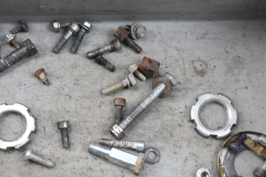 photo de WOREK ŚRUB I WKRĘTÓW MBK BOOSTER SPIRIT 50 (2004 - 2017) - Inny kąt widzenia