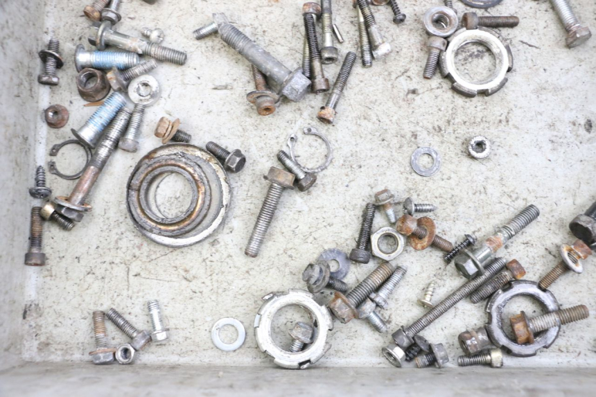 photo de WOREK ŚRUB I WKRĘTÓW MBK BOOSTER SPIRIT 50 (2004 - 2017) - Inny kąt widzenia