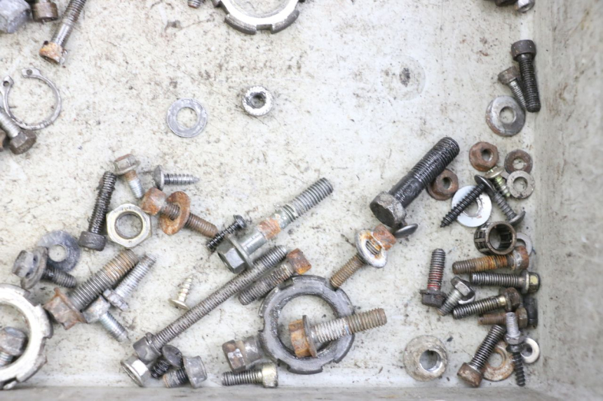 photo de WOREK ŚRUB I WKRĘTÓW MBK BOOSTER SPIRIT 50 (2004 - 2017) - Zbliżenie techniczne