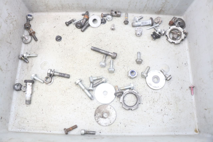 photo de TORBA ZESTAW ŚRUB I WKRĘTÓW MBK BOOSTER SPIRIT NAKED 50 (2004 - 2017) - Widok główny