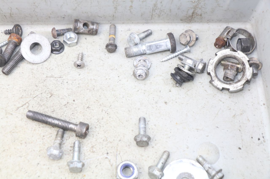 photo de TORBA ZESTAW ŚRUB I WKRĘTÓW MBK BOOSTER SPIRIT NAKED 50 (2004 - 2017) - Zoom stanu zużycia