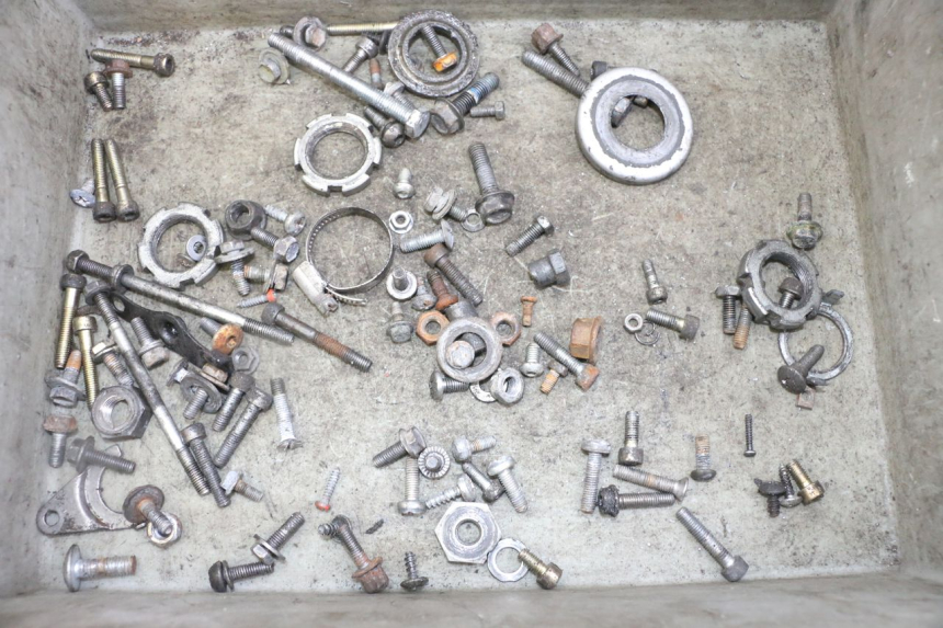 photo de TORBA ZESTAW ŚRUB I WKRĘTÓW MBK BOOSTER SPIRIT NAKED 50 (2004 - 2017) - Widok główny