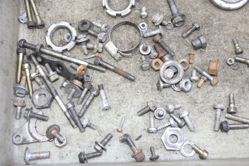 photo de TORBA ZESTAW ŚRUB I WKRĘTÓW MBK BOOSTER SPIRIT NAKED 50 (2004 - 2017) - Zoom stanu zużycia