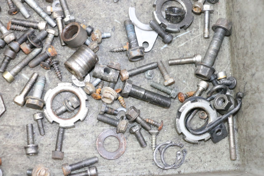 photo de TORBA ZESTAW ŚRUB I WKRĘTÓW MBK BOOSTER SPIRIT NAKED 50 (2004 - 2017) - Zbliżenie techniczne