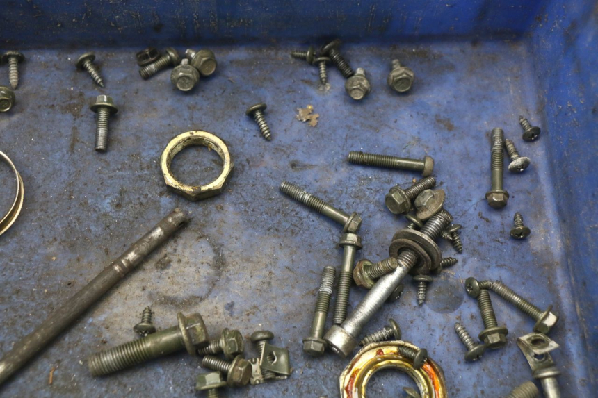 photo de TORBA ZESTAW ŚRUB I WKRĘTÓW TNT MOTOR BOSTON 4T 50 (2018 - 2025) - Zoom stanu zużycia