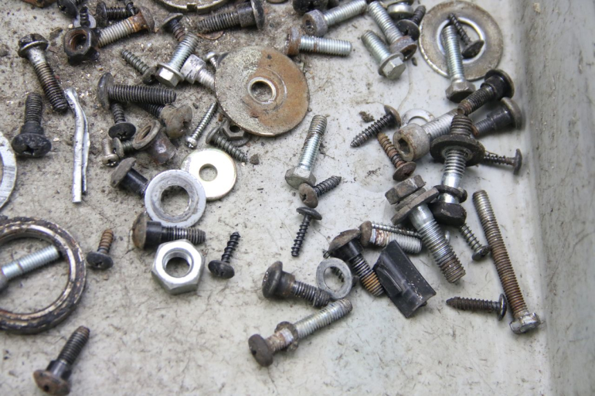 photo de WOREK ŚRUB I WKRĘTÓW DERBI BOULEVARD 50 (2009 - 2006) - Inny kąt widzenia