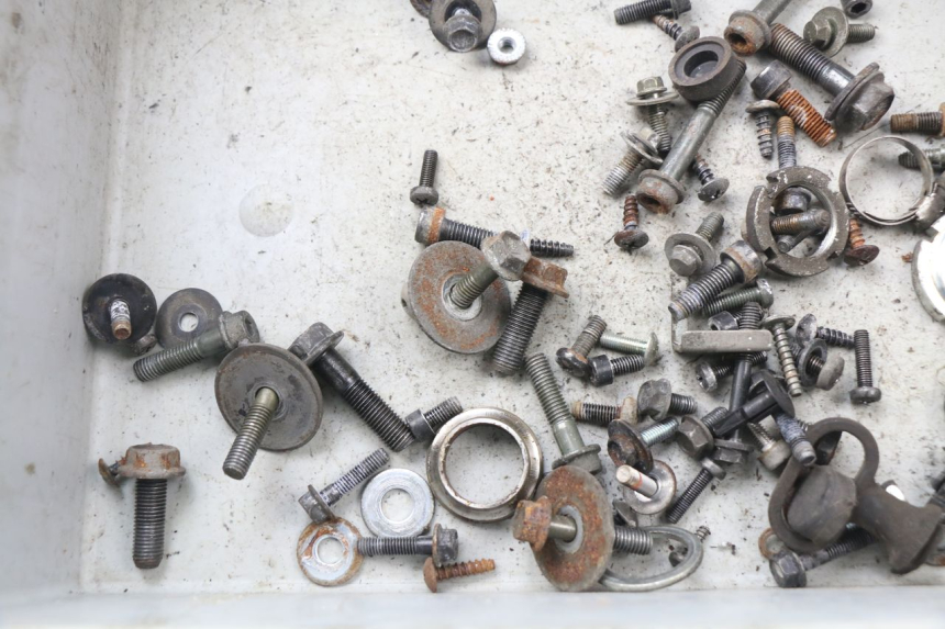 photo de WOREK ŚRUB I WKRĘTÓW SUZUKI BURGMAN 125 (2007 - 2014) - Szczegół części