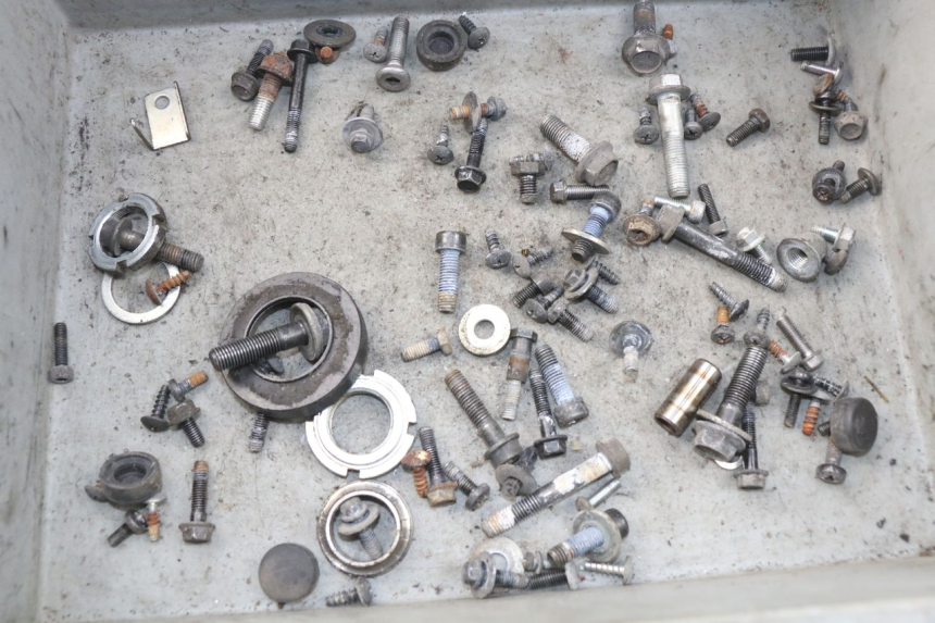 photo de WOREK ŚRUB I WKRĘTÓW SUZUKI BURGMAN 125 (2007 - 2014) - Szczegół części