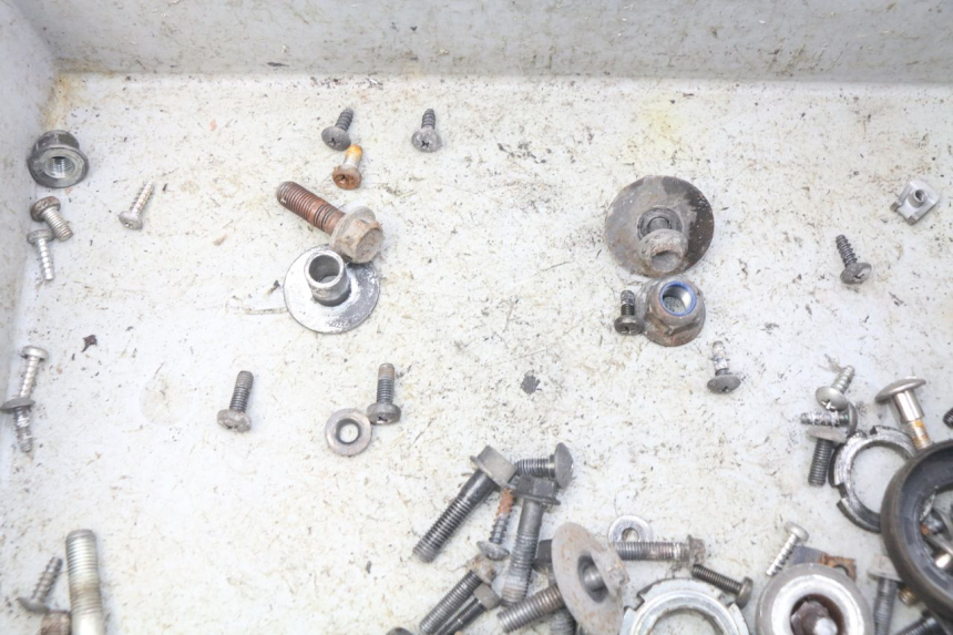 photo de WOREK ŚRUB I WKRĘTÓW SUZUKI BURGMAN 125 (2007 - 2014) - Zoom stanu zużycia