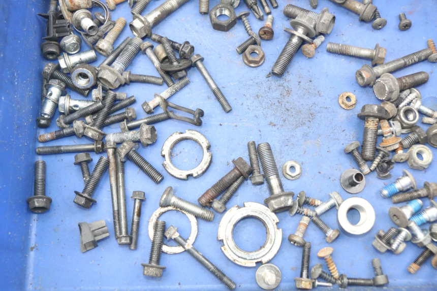 photo de WOREK ŚRUB I WKRĘTÓW SUZUKI BURGMAN 125 (2007 - 2014) - Zoom stanu zużycia