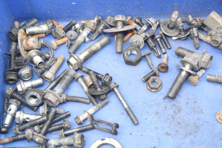 photo de WOREK ŚRUB I WKRĘTÓW SUZUKI BURGMAN 125 (2007 - 2014) - Inny kąt widzenia