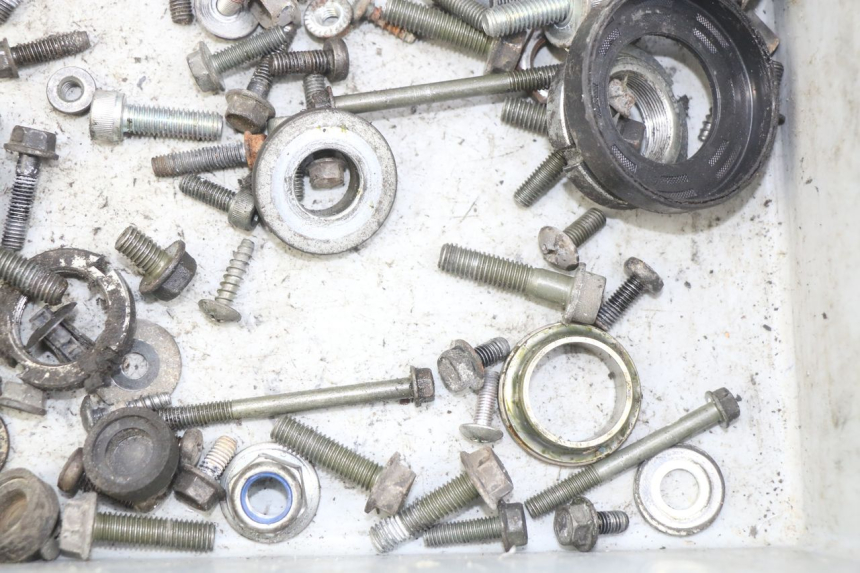 photo de WOREK ŚRUB I WKRĘTÓW SUZUKI BURGMAN 125 (2007 - 2014) - Zoom stanu zużycia