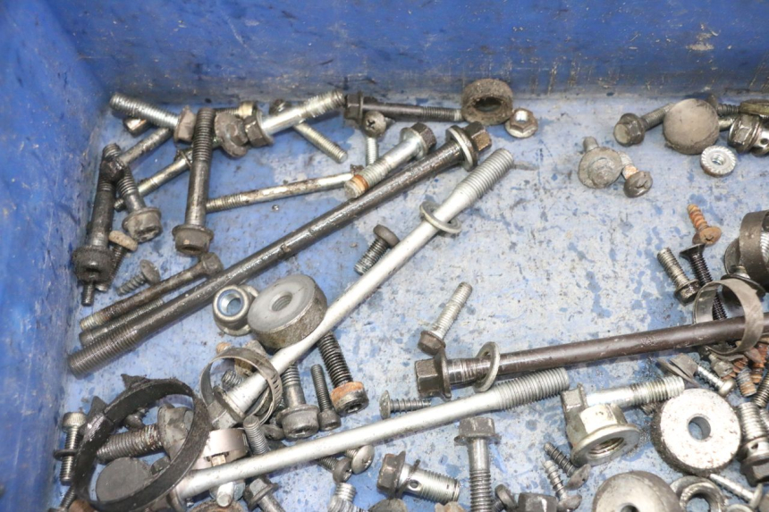 photo de WOREK ŚRUB I WKRĘTÓW SUZUKI BURGMAN 125 (2007 - 2014) - Zbliżenie techniczne