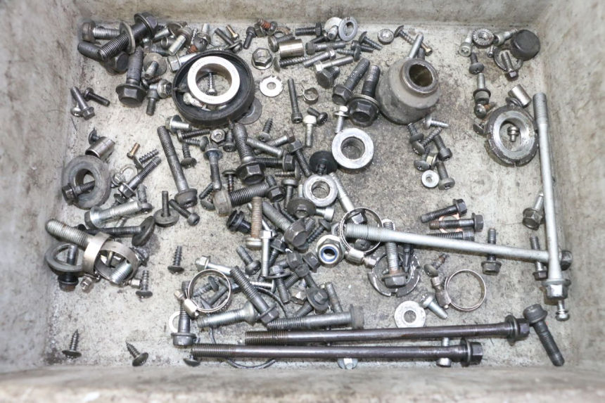 photo de WOREK ŚRUB I WKRĘTÓW SUZUKI BURGMAN 125 (2007 - 2014) - Widok główny