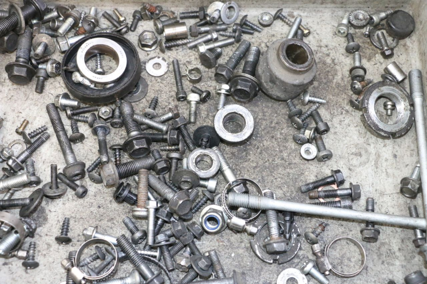 photo de WOREK ŚRUB I WKRĘTÓW SUZUKI BURGMAN 125 (2007 - 2014) - Szczegół części