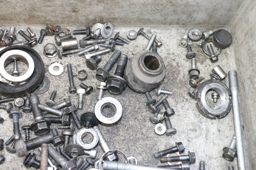 photo de WOREK ŚRUB I WKRĘTÓW SUZUKI BURGMAN 125 (2007 - 2014) - Widok ogólny