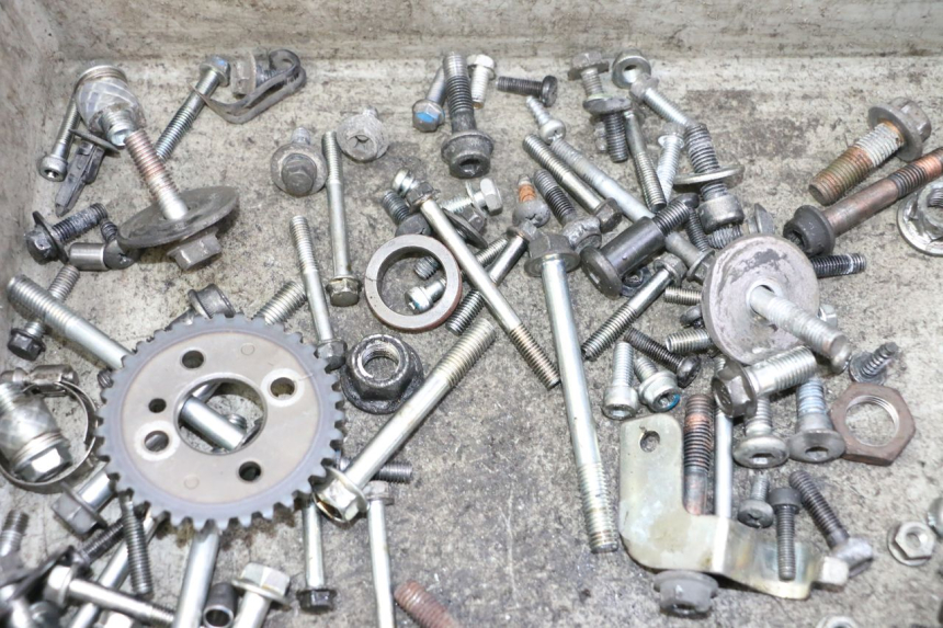 photo de WOREK ŚRUB I WKRĘTÓW SUZUKI BURGMAN 125 (2007 - 2014) - Szczegół części