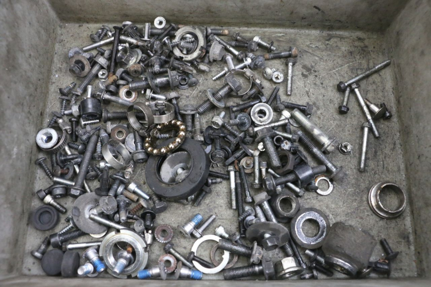 photo de WOREK ŚRUB I WKRĘTÓW SUZUKI BURGMAN 125 (2007 - 2014) - Widok główny