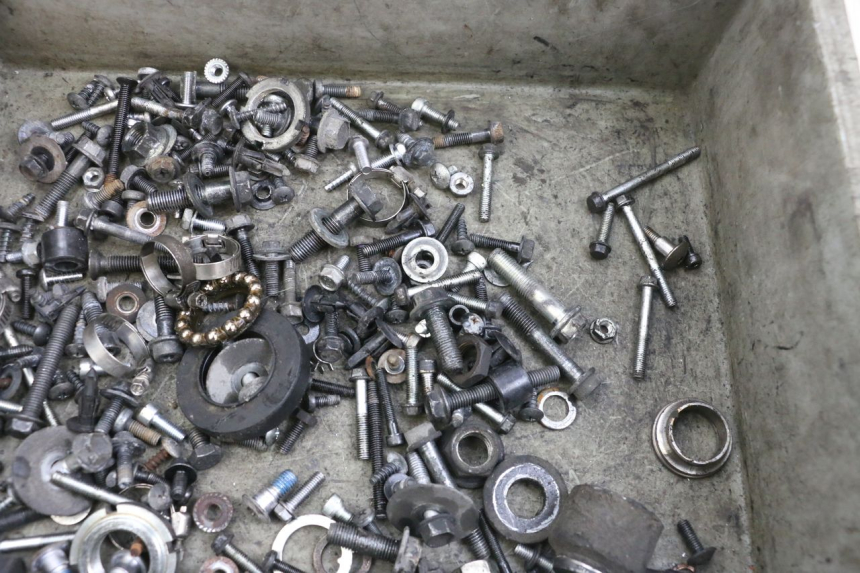 photo de WOREK ŚRUB I WKRĘTÓW SUZUKI BURGMAN 125 (2007 - 2014) - Szczegół części