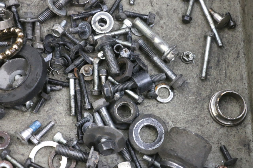 photo de WOREK ŚRUB I WKRĘTÓW SUZUKI BURGMAN 125 (2007 - 2014) - Zoom stanu zużycia