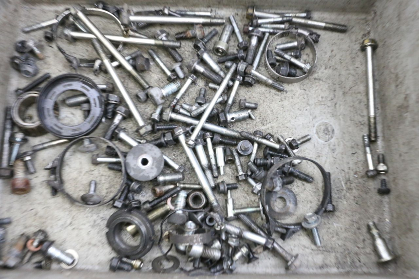 photo de WOREK ŚRUB I WKRĘTÓW SUZUKI BURGMAN EXECUTIVE ABS 650 (2006 - 2012) - Szczegół części