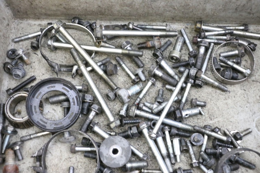 photo de WOREK ŚRUB I WKRĘTÓW SUZUKI BURGMAN EXECUTIVE ABS 650 (2006 - 2012) - Zoom stanu zużycia