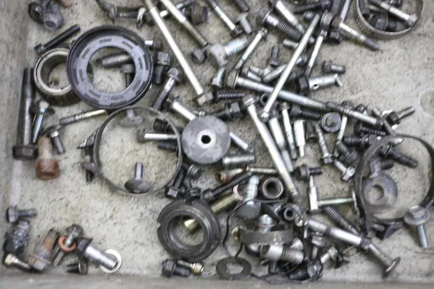 photo de WOREK ŚRUB I WKRĘTÓW SUZUKI BURGMAN EXECUTIVE ABS 650 (2006 - 2012) - Inny kąt widzenia