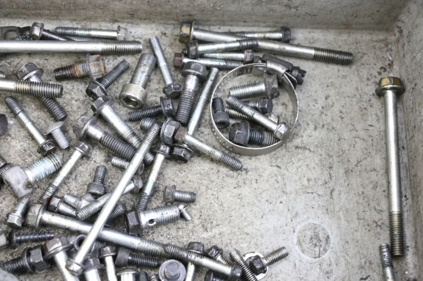 photo de WOREK ŚRUB I WKRĘTÓW SUZUKI BURGMAN EXECUTIVE ABS 650 (2006 - 2012) - Widok ogólny