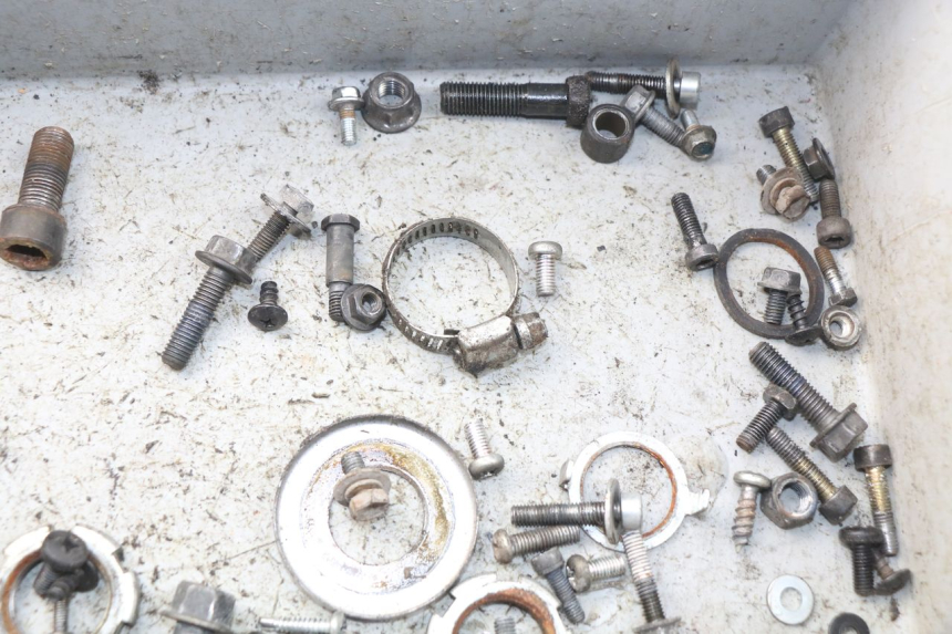 photo de TORBA ZESTAW ŚRUB I WKRĘTÓW YAMAHA BW'S 50 (2004 - 2017) - Zoom stanu zużycia