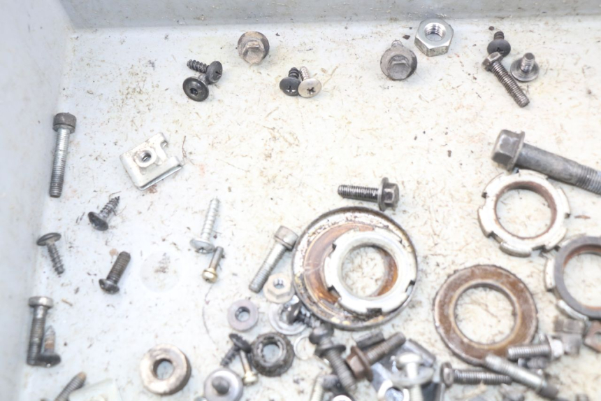 photo de TORBA ZESTAW ŚRUB I WKRĘTÓW YAMAHA BW'S 50 (2004 - 2017) - Zbliżenie techniczne