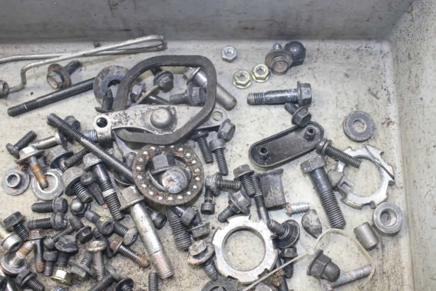 photo de TORBA ZESTAW ŚRUB I WKRĘTÓW YAMAHA BW'S BWS 125 (2010 - 2013) - Inny kąt widzenia