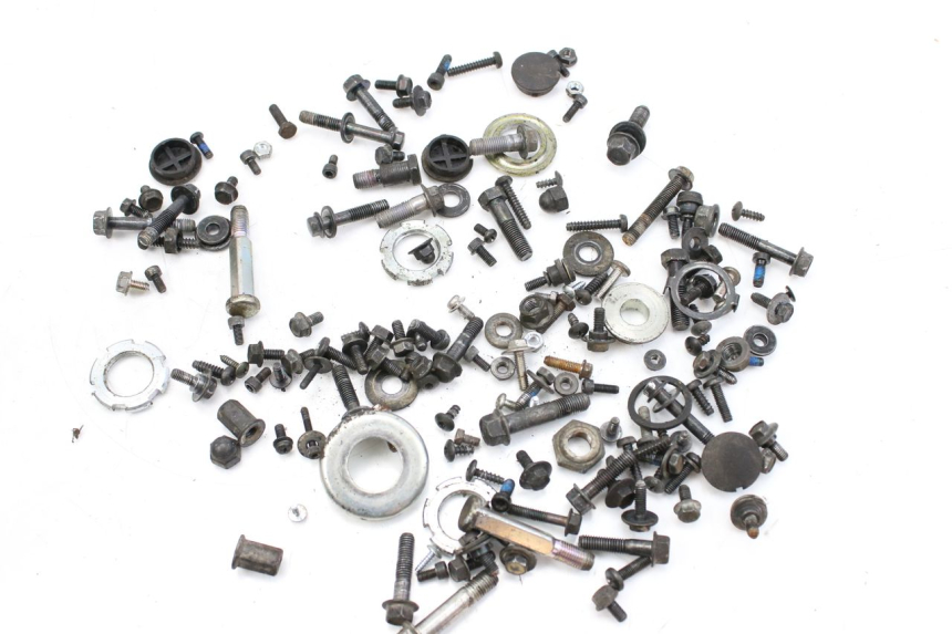 photo de TORBA ZESTAW ŚRUB I WKRĘTÓW YAMAHA BW'S BWS 125 (2010 - 2013) - Inny kąt widzenia