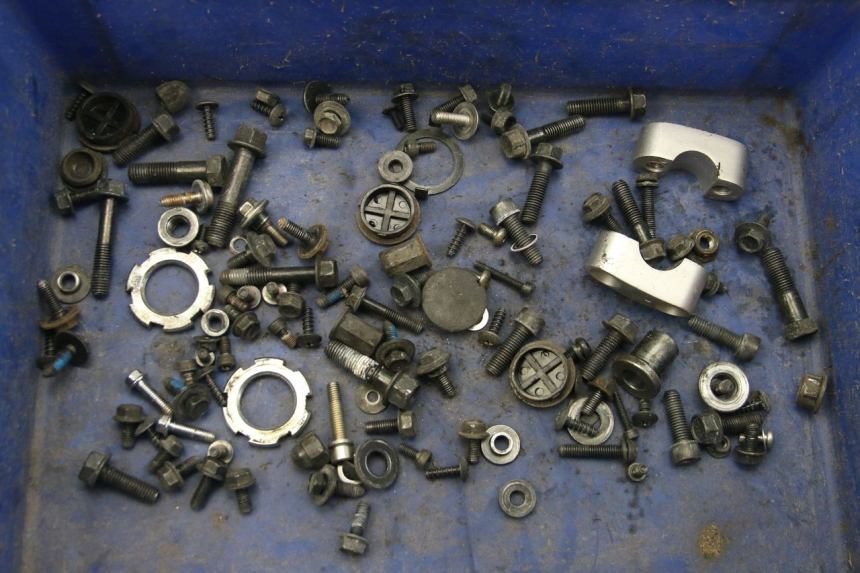 photo de TORBA ZESTAW ŚRUB I WKRĘTÓW YAMAHA BW'S BWS 125 (2010 - 2013) - Widok główny