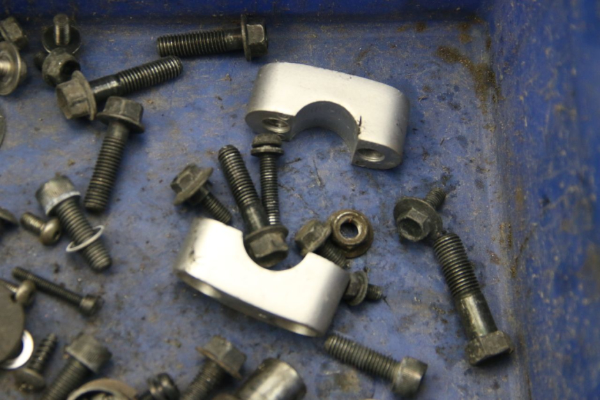 photo de TORBA ZESTAW ŚRUB I WKRĘTÓW YAMAHA BW'S BWS 125 (2010 - 2013) - Zbliżenie techniczne