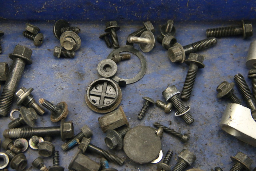 photo de TORBA ZESTAW ŚRUB I WKRĘTÓW YAMAHA BW'S BWS 125 (2010 - 2013) - Widok ogólny