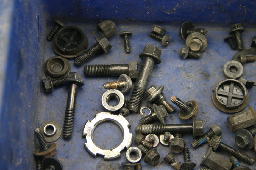 photo de TORBA ZESTAW ŚRUB I WKRĘTÓW YAMAHA BW'S BWS 125 (2010 - 2013) - Punkty mocowania