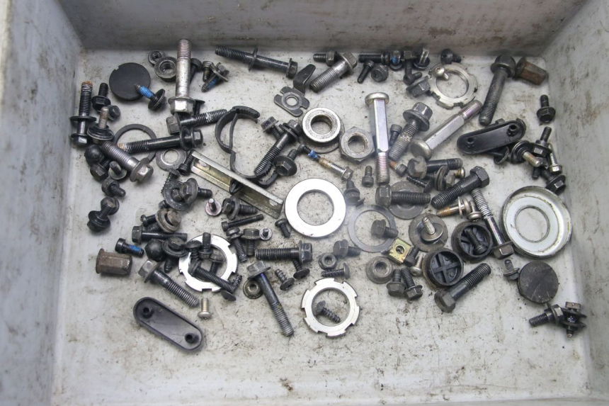 photo de TORBA ZESTAW ŚRUB I WKRĘTÓW YAMAHA BW'S BWS 125 (2010 - 2013) - Widok główny