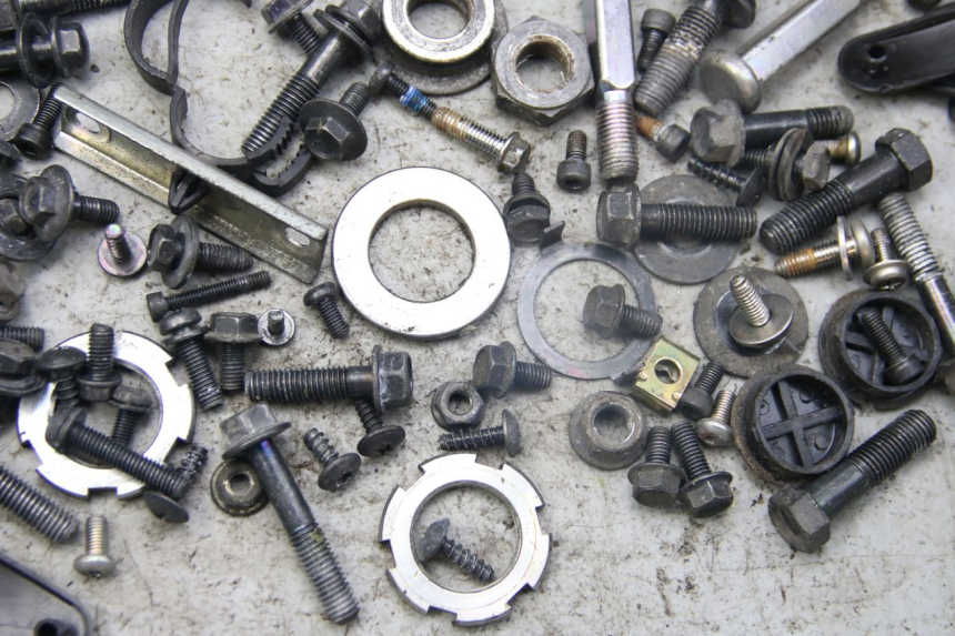 photo de TORBA ZESTAW ŚRUB I WKRĘTÓW YAMAHA BW'S BWS 125 (2010 - 2013) - Zoom stanu zużycia