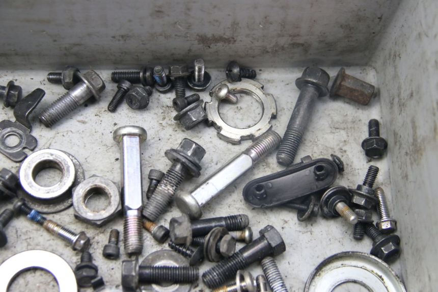 photo de TORBA ZESTAW ŚRUB I WKRĘTÓW YAMAHA BW'S BWS 125 (2010 - 2013) - Zbliżenie techniczne