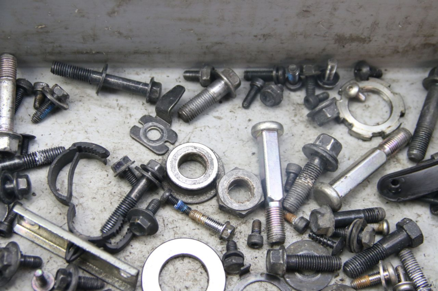 photo de TORBA ZESTAW ŚRUB I WKRĘTÓW YAMAHA BW'S BWS 125 (2010 - 2013) - Widok ogólny