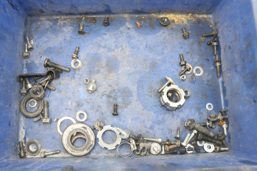 photo de TORBA ZESTAW ŚRUB I WKRĘTÓW YAMAHA BW'S EASY 50 (2013 - 2016) - Widok główny