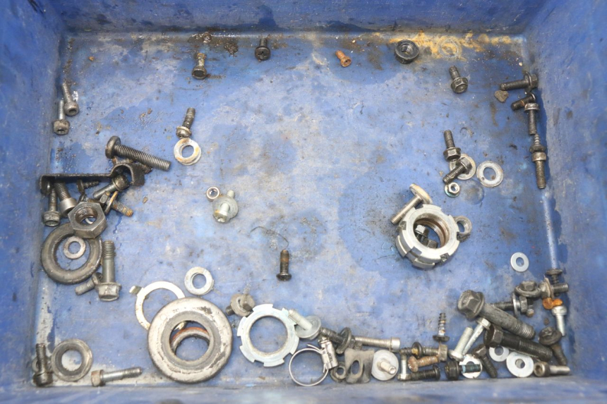 photo de TORBA ZESTAW ŚRUB I WKRĘTÓW YAMAHA BW'S EASY 50 (2013 - 2016) - Zoom stanu zużycia