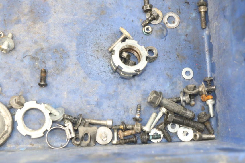 photo de TORBA ZESTAW ŚRUB I WKRĘTÓW YAMAHA BW'S EASY 50 (2013 - 2016) - Inny kąt widzenia